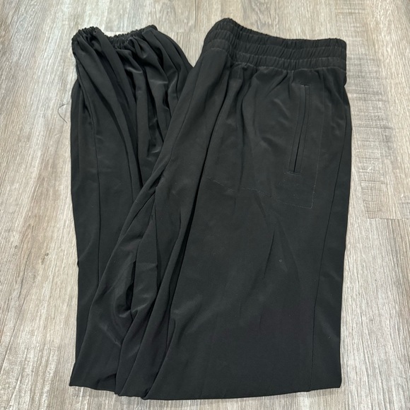 Norma Kamali Boyfriend Puff Jog Pants in Black - Picture 7 of 8